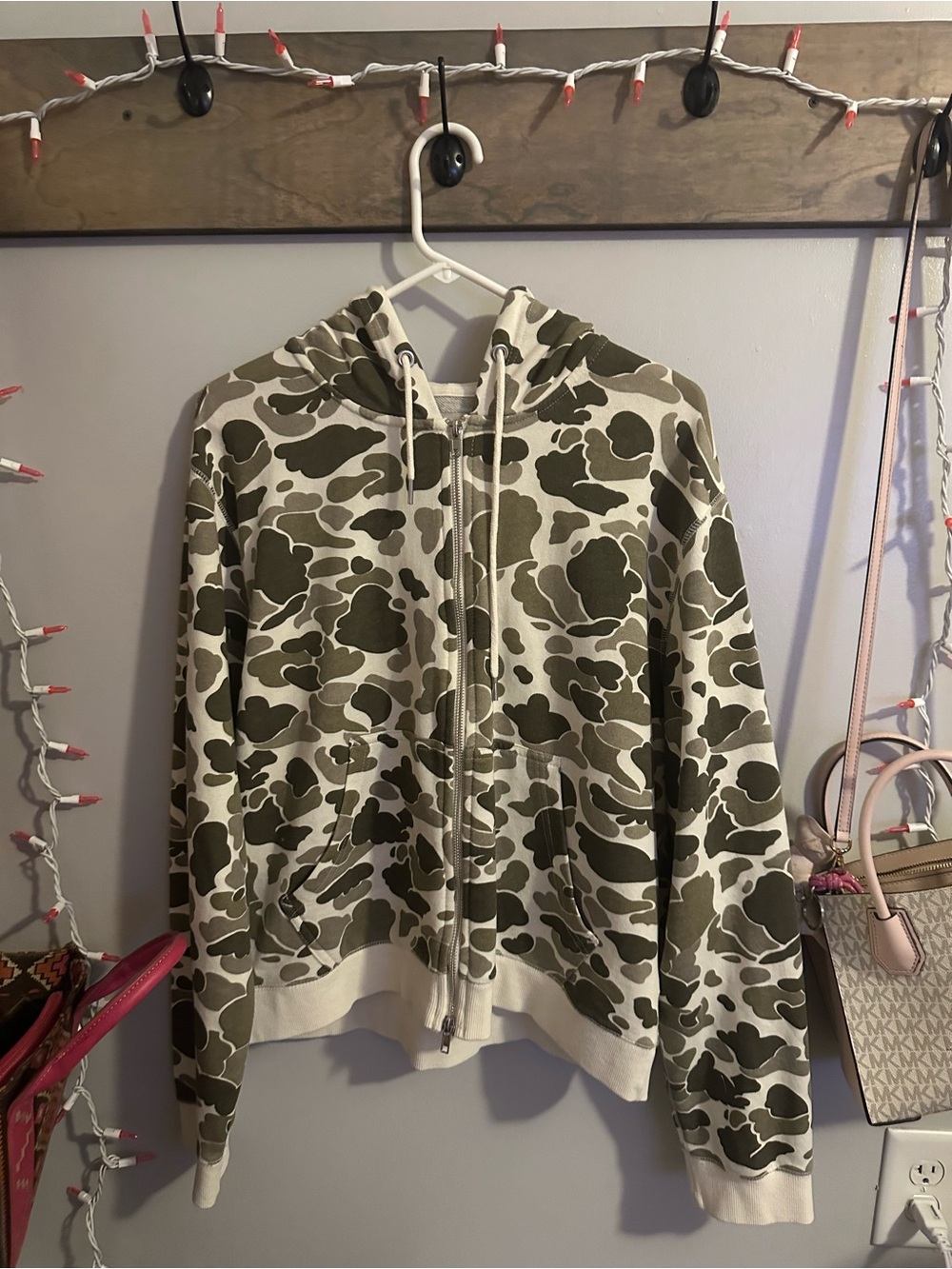 URBAN OUTFITTERS